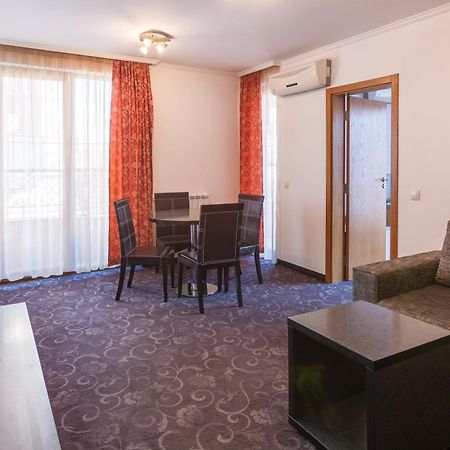 Семеен Хотел Опера Burgas Phòng bức ảnh