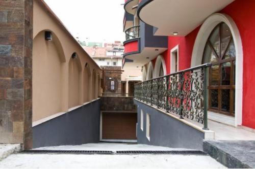 Семеен Хотел Опера Burgas Ngoại thất bức ảnh